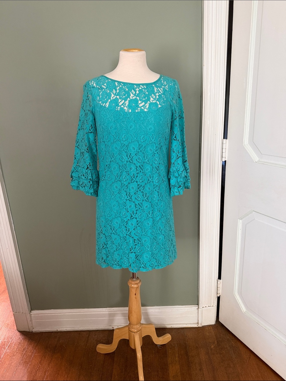 Jessica Howard Teal Lace Shift Dress with Ruffled Three-Quarter Sleeves
